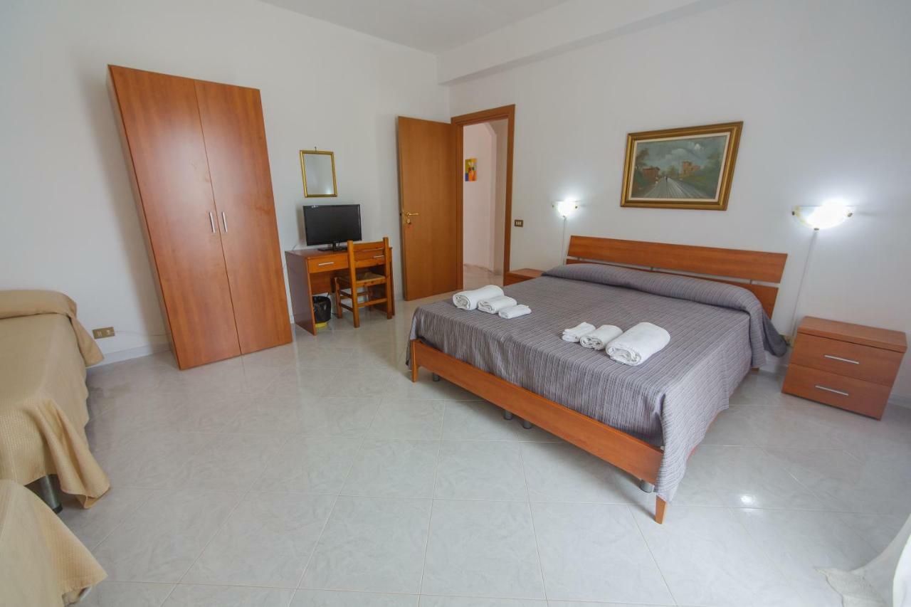 Casa Vacanze L'Orizzonte Aparthotel Валдериче Екстериор снимка